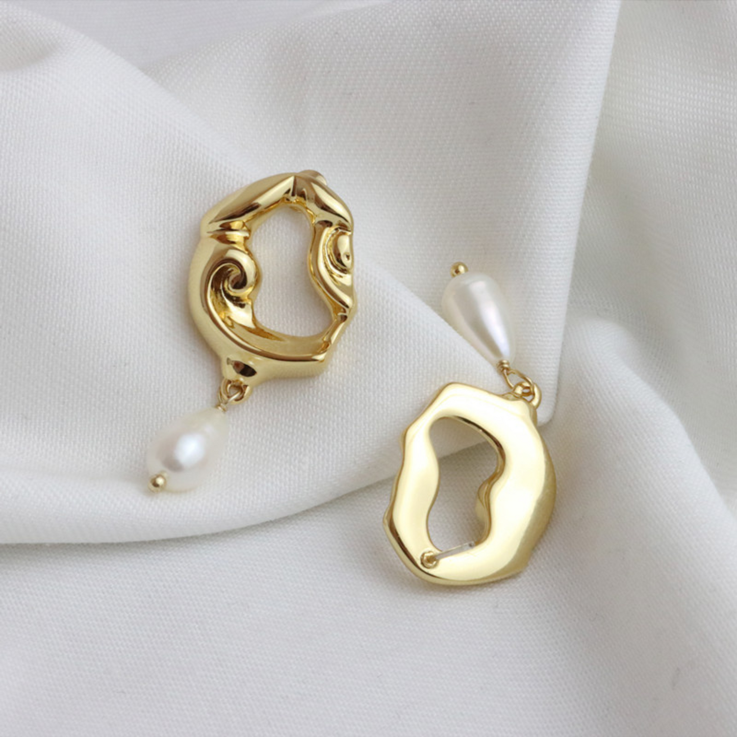 Minimalist 18K Gold Pearl Hoop Earrings for Women